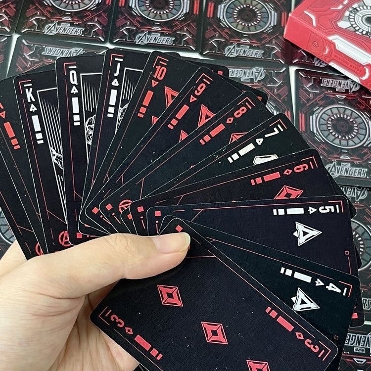54 Carte da Gioco Cartoon Iron - Board Game History recensione e prezzo